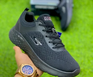 Skechers sports shoes black