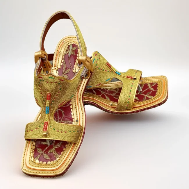 lawa zari chappal gold (1)