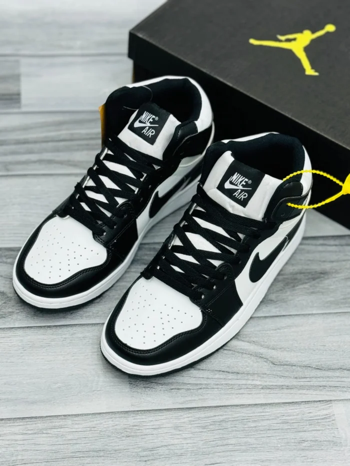 Nike Air Jordan 1 Hightops Black-White