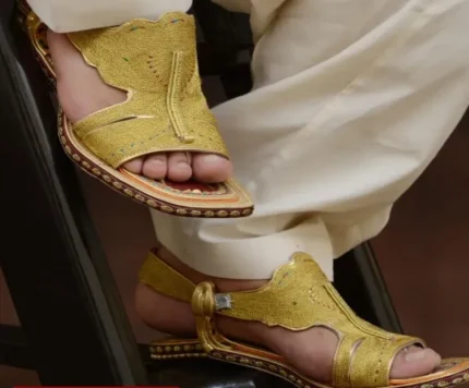 Tilla Kheri lawa zari Chappal Kohati